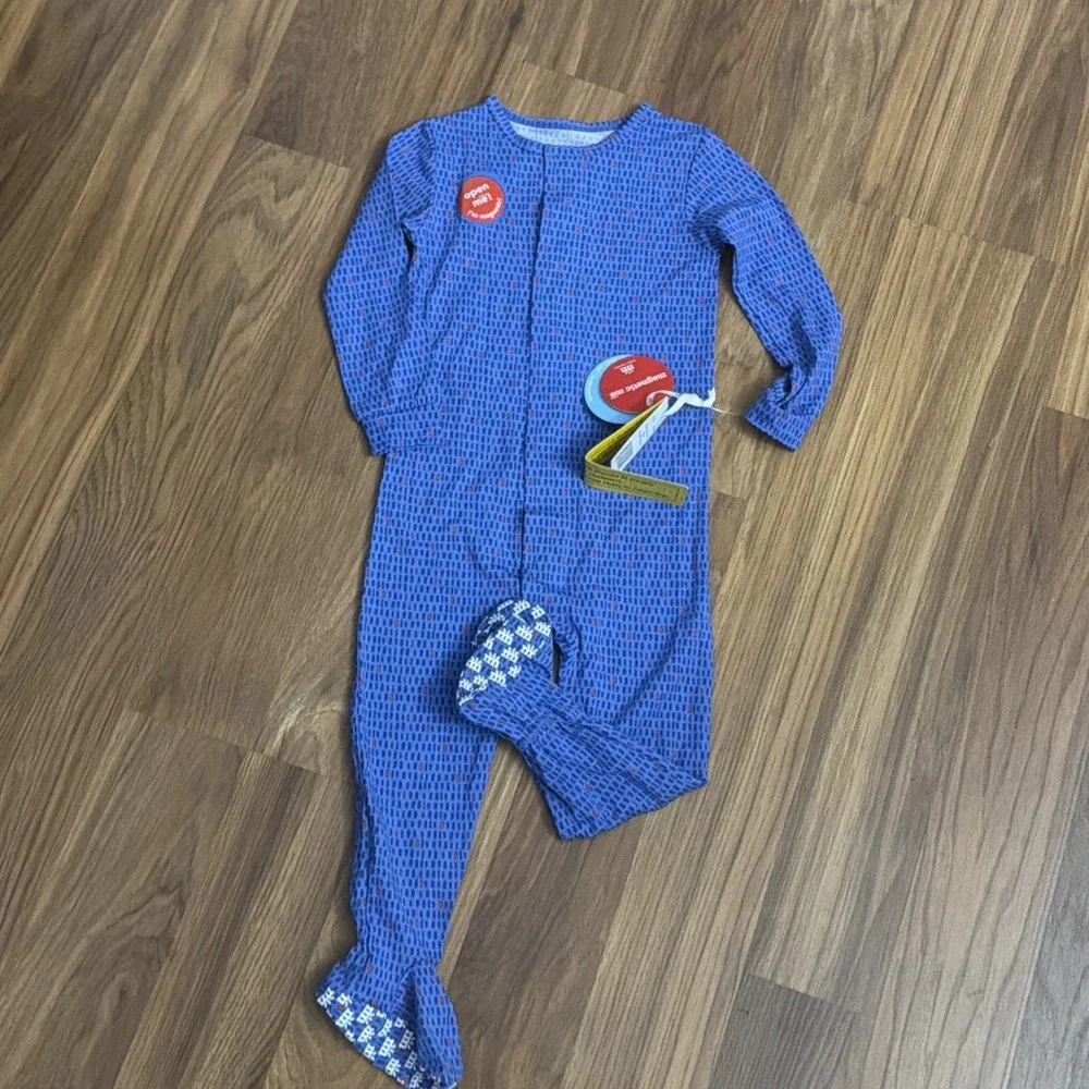 NWT Magnetic Me Baby Boys 18-24 Months Roarsome Dots Footed Sleeper Pajamas
